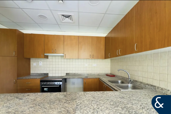 Spacious 3 Bed | Pool View | Vacant Now